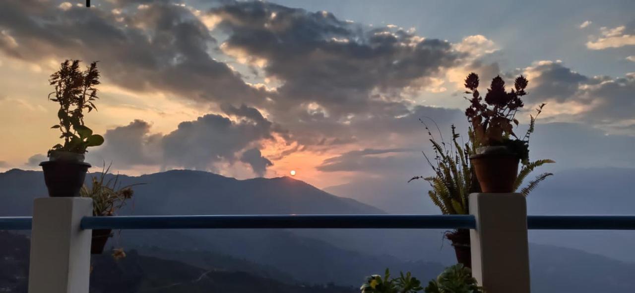 דרג'ילינג Valley View Homestay מראה חיצוני תמונה